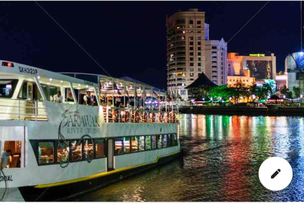 Riverbank Suites Waterfront 507 쿠칭 외부 사진