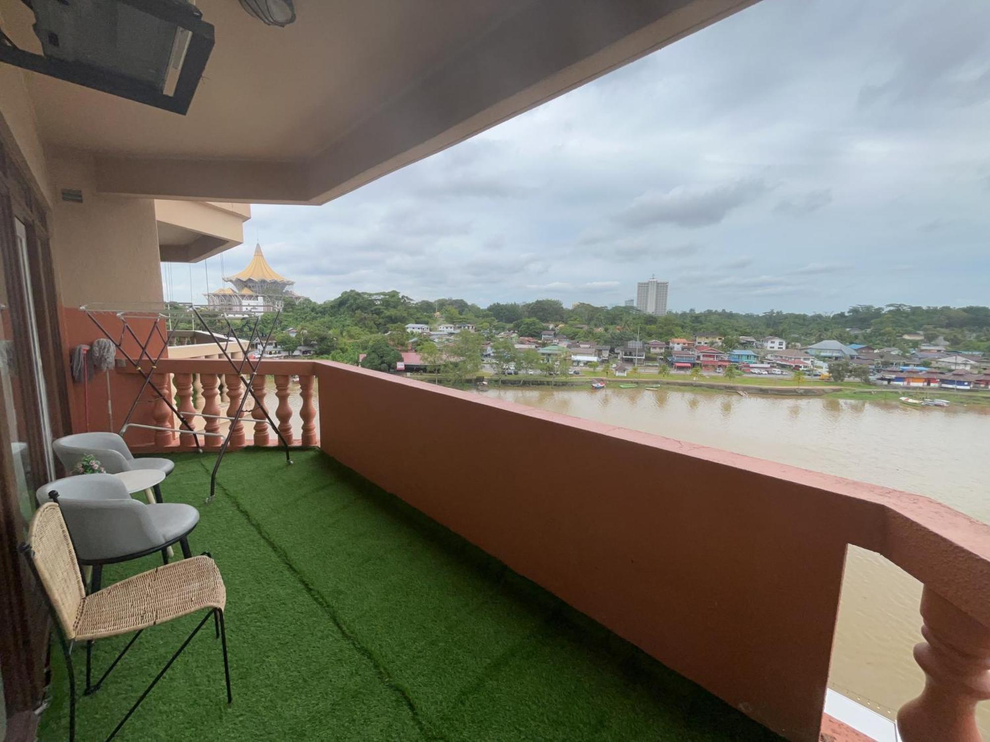 Riverbank Suites Waterfront 507 쿠칭 외부 사진